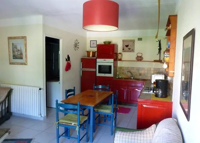 Le Fer En Cèze Sabran